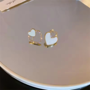 PJT-987 Beautifull Korean Heart Shape Zircon Earrings for Women – Sparkling Black & White Crystal Studs, Fashion Jewelry Gift for Everyday Wear and Special Occasions